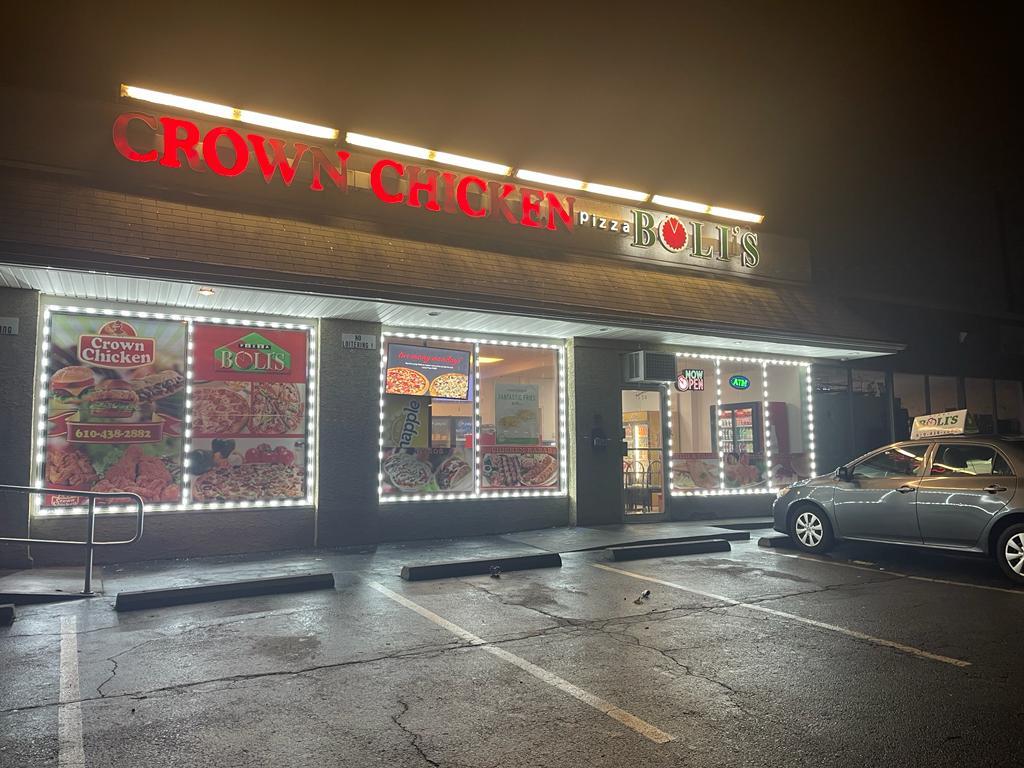 Crown Fried Chicken & Pizza Gallery Image 6